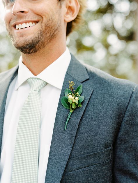 Small greenery boutonniere Boutonniere Simple, Greenery Boutonniere, Holly Wedding, Rainbow Wedding, Wedding Vision, Groom Boutonniere, Simple Green, Boutonniere, Wedding Flowers