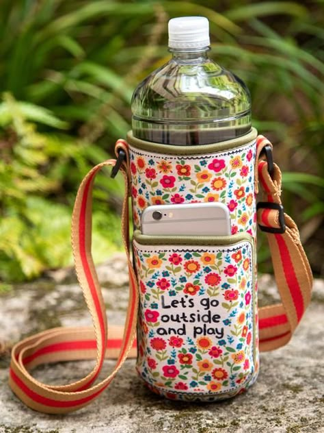 Diy Water Bottle, Bottle Sling, Small Water Bottle, Water Bottle Carrier, Water Bottle Bag, Diy Bag Designs, Water Bottle Covers, Water Bottle Holder, Bottle Carrier