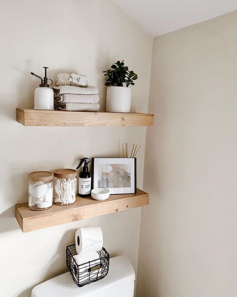 Float Shelf, Small Bathroom Paint, Floating Shelves Bathroom, Casa Vintage, Floating Shelves Diy, Estantes Flotantes, Girls Bathroom, Bathroom Inspo, Bathroom Shelves