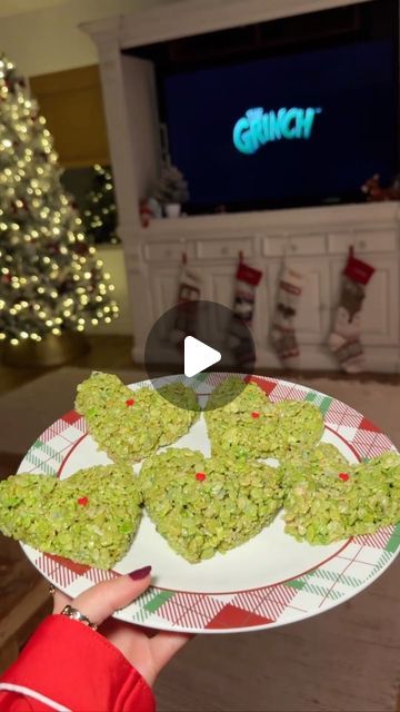 6,465 likes, 117 comments - amanda.mohadjer on November 14, 2023: "We love a themed movie night 🎄 we do a family movie night every week and this week was The Grinch! 💚 more Christmas ideas coming!! 🎥🍿...". How The Grinch Stole Christmas Movie Night, Grinch Family Movie Night, The Grinch Dinner And A Movie, Christmas Movie Night Snacks For Kids, Grinch Movie Night Ideas, Christmas Movie Night Ideas For Kids, Christmas Movie Theme Party, Christmas Grinch Party, Christmas Movie Night Ideas