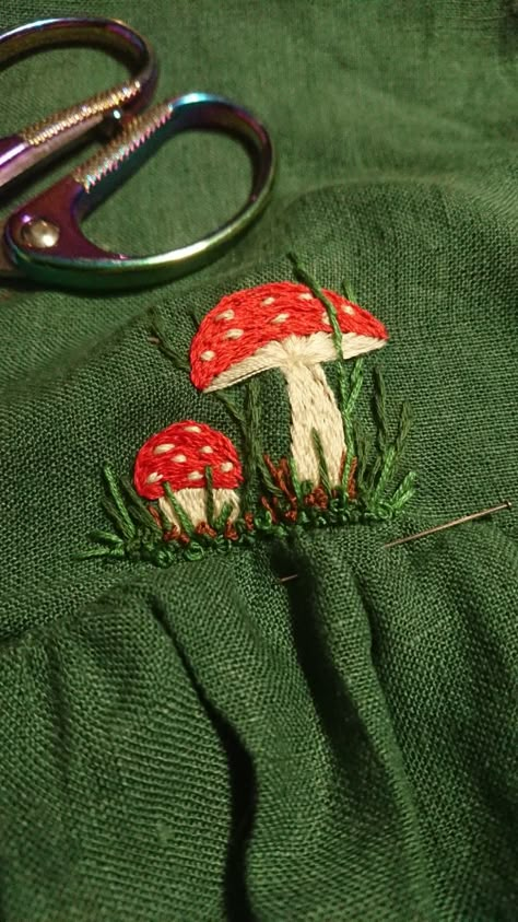 Mushroom Embroidery Sweater, Frog And Mushroom Embroidery, Mushroom Embroidery Shirt, Hand Embroidered Mushroom, Mini Mushroom Embroidery, Embroidery Patterns Mushrooms, Mushroom Embroidery Pattern Simple, Small Mushroom Embroidery, How To Embroider Mushrooms By Hand