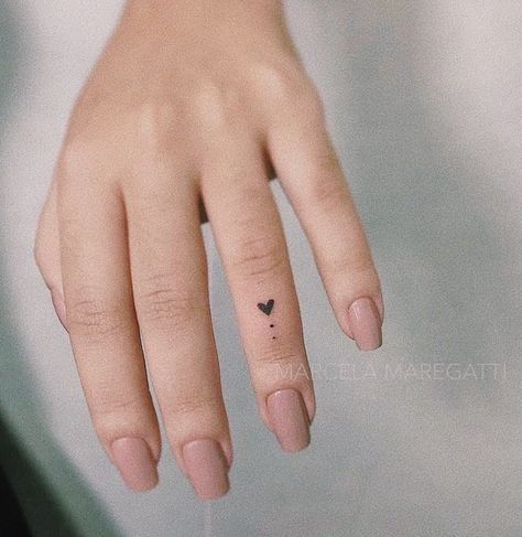 Tato Dengan Makna, Tiny Tattoos For Women, Tato Minimal, Tato Jari, Pola Tato, Tato Henna, Small Finger Tattoos, Finger Tattoo For Women, Hand Tattoos For Girls