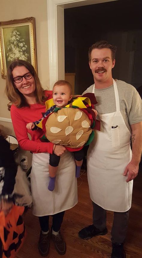 Bob's burgers TV family/couple Halloween costume Bobs Burgers Family Costume, Bobs Burger Family Costume, Bobs Burgers Costume Family, 70s Family Costume Ideas, Bob's Burgers Halloween Costume, Three Person Costumes, Bobs Burgers Costume, Bob's Burgers Halloween, Zelda Baby