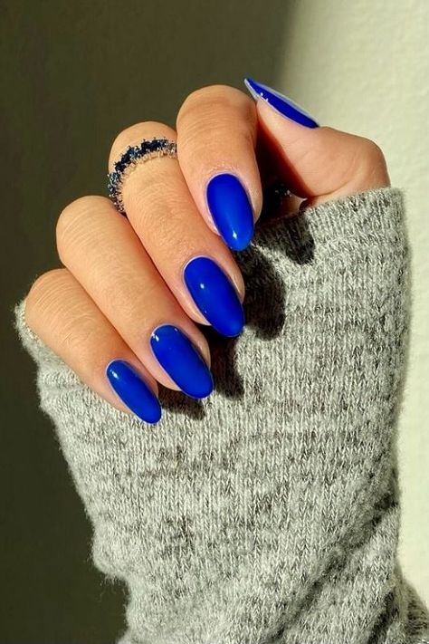 Nail Art Bleu, Nye Nails, Nail Colors Winter, Smink Inspiration, Classy Acrylic Nails, Makijaż Smokey Eye, Blue Nail, Trendy Winter, Trendy Nail Design