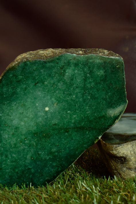 Jade Aesthetic, Jade Color, Jade Dragon, Dark Green Aesthetic, Jade Crystal, Gemstone Art, Purple Jade, Dragon King, Jade Gemstone