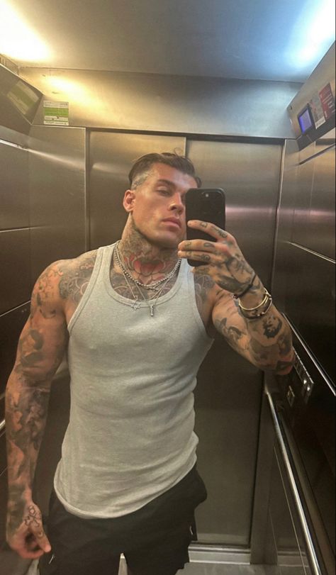 #badboy #tattoed #man Tattoed Guys, Stephen James Model, Spanish Men, Handsome Male Models, Stephen James, Shirtless Men, Actor Model, Bad Boy, Chris Evans