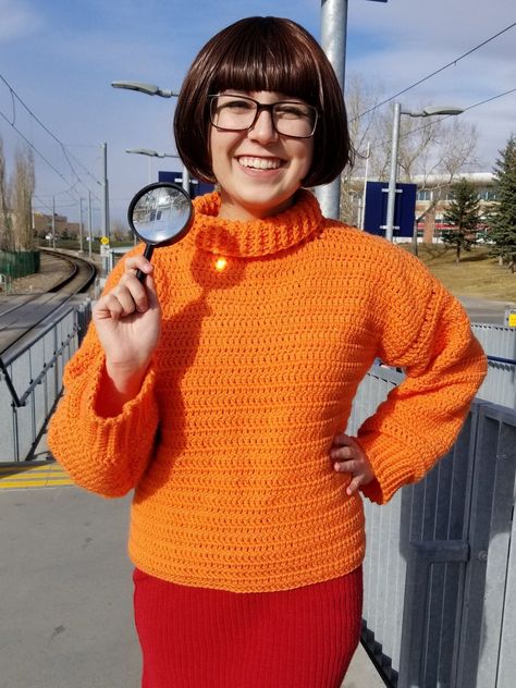 Jinkies! Scooby Found A Clue and It Leads To This FREE Velma Cosplay Pattern For Crocheters! #TheScarletStitch #crochet #freepattern #handmade #diy #cosplay #cosplayDIY Crochet Cosplay Pattern Free, Crochet Cosplay, Crochet Halloween Costume, Velma Costume, Scooby Doo Costumes, Velma Cosplay, Velma Scooby Doo, Diy Cosplay, Easy Cosplay