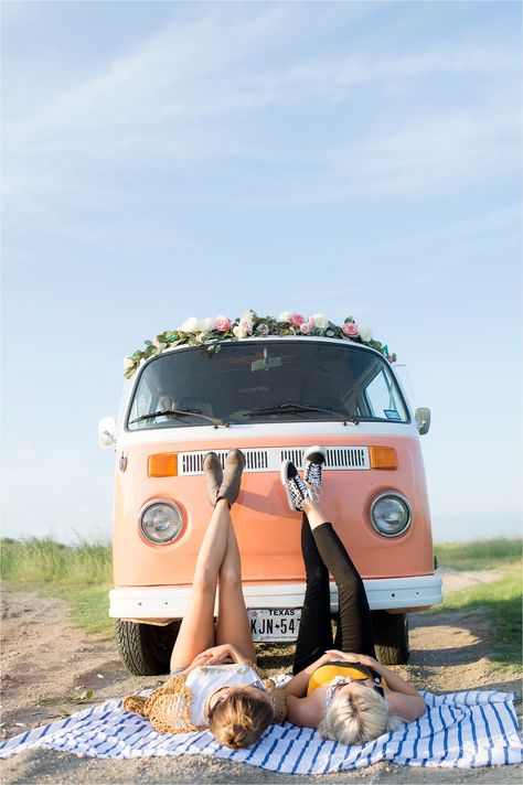 Modern Senior Pictures, Vintage Senior Pictures, Vw Bus Photo, Volkswagon Bus, Senior Pictures Downtown, Volkswagen Minibus, Bus Girl, Dallas Photographers, Man Photography