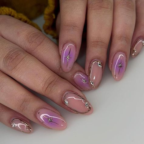 aura nails, magical vibe nails, 2024 nail trend Aura Nails, Magic Nails, Gold Gradient, Nail Design Inspiration, Gradient Nails, Star Nails, Nail Art Stickers, Nail Trends, Gradient Color