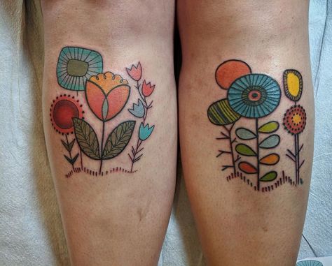 Mcm Inspired Tattoos, 70s Flower Tattoo, Mid Century Modern Tattoo, Mid Century Tattoo, Retro Flower Tattoo, 60s Tattoo, Poppy Tattoo Sleeve, Tattoo Pols, Marimekko Pattern