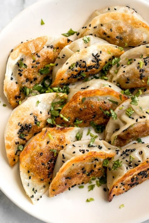 Ground Beef Potstickers, Beef Potstickers Recipe, Ground Beef Dumplings, Dumplings Recipe Beef, Beef Dumplings Recipe, Beef Potstickers, Stuffed Dumplings, Potstickers Recipe, Beef Dumplings