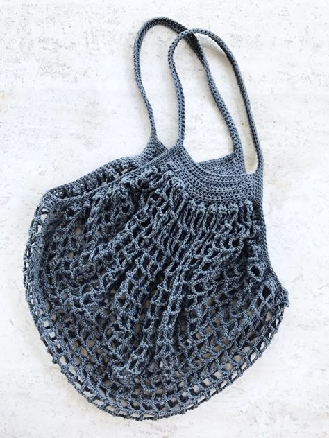 French Market Bag - free crochet pattern at Two of Wands. Market Bag Crochet Pattern, Knitting Projects Sweaters, Market Bag Crochet, Knitting Projects Free, Two Of Wands, French Market Bag, Beau Crochet, Bag Crochet Pattern, Knitting Patterns Free Beginner