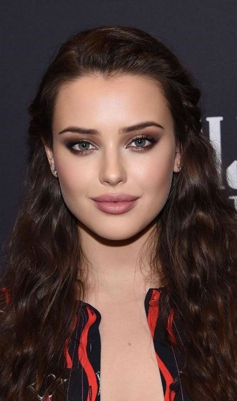 Katherine Langford Makeup, Hazel Hair, Katherine Langford, Hazel Hair Color, Action Verbs, Spring Hair, Celebrity Look Alike, Hollywood Actress, Leighton Meester