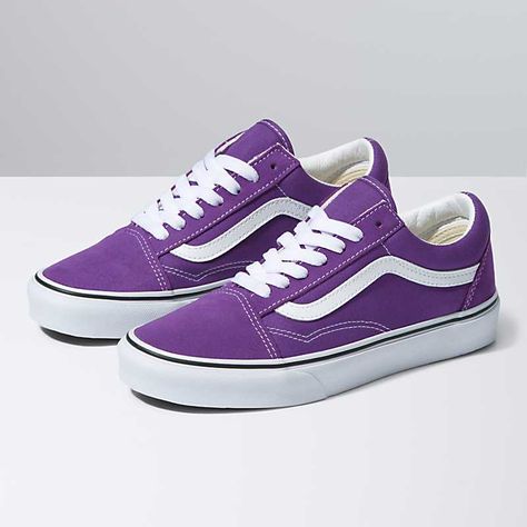 Old Skool Old Skool Vans, Kyle Walker, Iconic Shoes, Vans Store, Vans Logo, Shoes Vans, June 2022, Vans Shop, New Sneakers