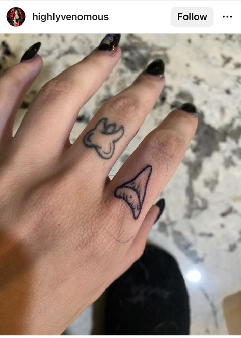 Tooth Finger Tattoo, Shark Tooth Finger Tattoo, Shark Tooth Stick And Poke, Dog Teeth Tattoo, Simple Shark Tooth Tattoo, Sharks Tooth Tattoo, Sharks Teeth Tattoo, American Traditional Shark Jaw, Shark Teeth Tattoo