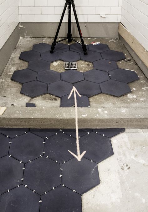 Hexagon Bathroom Tile Ideas, Hexagon Tile Shower Ideas, Black Marble Hexagon Tile Bathroom, Black Hexagon Tile Bathroom Floor, Black Hexagon Tile Bathroom, Black Tile Bathroom Floor, Hexagon Tile Bathroom, Black Hexagon Tile, Black Tile Bathrooms