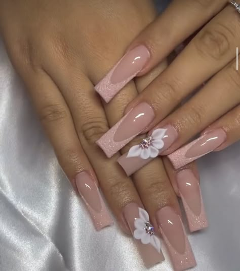 Cute Beige Nails Acrylic, Latina Acrylic Nails Simple, Natural Pink Nails With Flowers, Quinceanera Nails Simple, Champagne Nails Acrylic Quince Short, Acrylic Nails Ideas Latina, Wedding Guest Acrylic Nails, Medium Square Acrylic Nails 3d Flowers, Pink Nails 3d Flowers