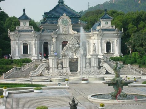 CGI of the destroyed Old Summer Palace. Renaissance Revival and Chinese hybrid. Palace Pictures, Pictures Of Summer, Chinese Garden Design, Old Summer Palace, Summer Palace Beijing, The Summer Palace, Old Summer, Chinese Palace, China Image