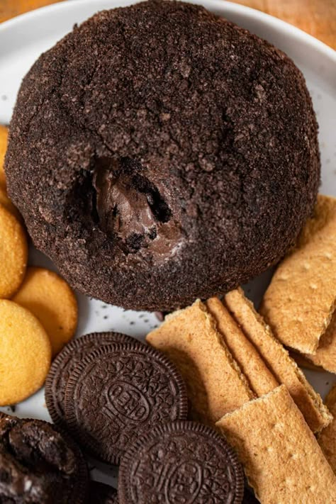 Chocolate Oreo Cheese Ball Recipe - Dinner, then Dessert Oreo Cheese Ball, Cheese Ball Sweet, Sweet Cheese Ball, Appetizer Desserts, Chocolate Cheese Ball, Oreo Cookie Butter, Cheeseball Recipes, Dessert Balls, Cheese Ball Dip