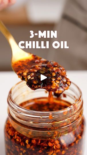 Chilli Oil Recipe, Fried Ginger, Chilli Bowl, Chinese Chili Oil, Easy Chilli, Chili Oil Recipe, Chinese Five Spice Powder, Homemade Chinese Food, Infused Butter