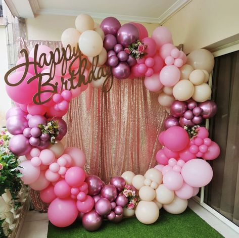 Circle Birthday Decoration, Circle Backdrop With Balloons, Balloon Circle, Pink Balloon Garland, Balloons For Wedding, Balloon Wreath, Deco Ballon, Balloon Wedding, Simple Birthday Decorations