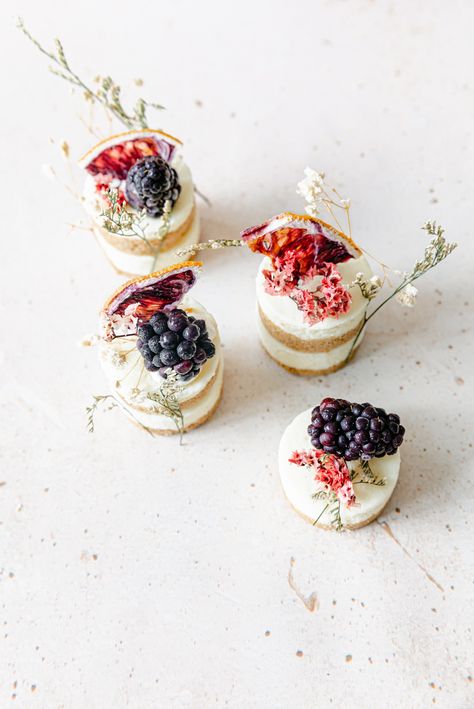 Mini Floral Cheesecakes That Are Ready In No Time • Beijos Events Floral Dessert, Bridal Shower Desserts, Shower Desserts, Individual Desserts, Bite Size Desserts, Vanilla Paste, No Bake Cheesecake, Garden Theme, Mini Desserts