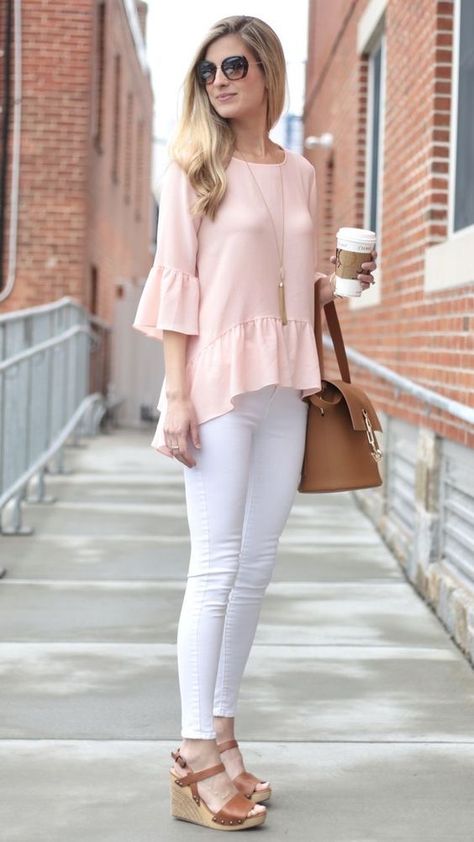 Outfit Ideas With Wedges, Pink Spring Outfits, Sleeves Outfit, Pink Top Outfit, Pink Summer Outfits, Yard Diy, Outfits Primavera, Trendy Spring Outfits, Statement Sleeves