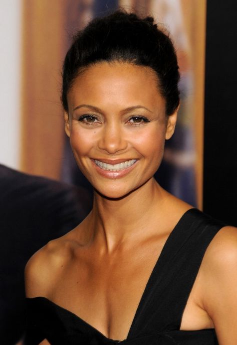 Thandie Newton Newton Wallpaper, Thandie Newton, Pictures Of Celebrities, Beauty And The Beat, Mobile Service, Black Sisters, Extraordinary People, Michelle Williams, Glowing Makeup