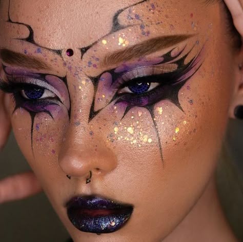 Euphoria Inspired Makeup, Dragon Makeup, Goth Eye Makeup, Drag Make-up, Punk Makeup, Makeup Drawing, Euphoria Makeup, Cute Eye Makeup, Graphic Makeup