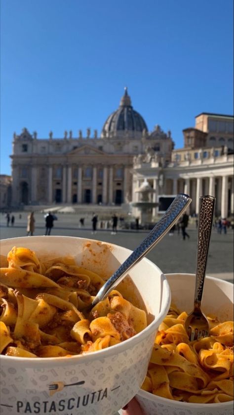 Rome Astethic, Roma Aesthetic, Pasta Roma, Italy Vibes, Living In Italy, Italy Aesthetic, Europe Summer, Italian Summer, Bergamo