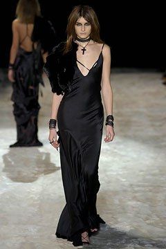 Gucci Fall 2002 Ready-to-Wear Fashion Show - Tom Ford, Eugenia Volodina Gucci Runway, Tom Ford Gucci, Gucci Dress, Runway Outfits, Long Gown Dress, Fashion Show Collection, Fashion Killa, Couture Fashion, Tom Ford