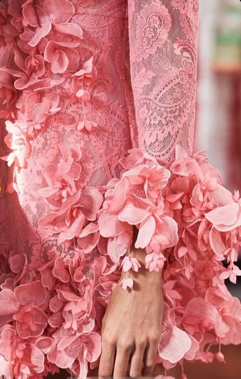 Zimmermann Resort, Wedding Strawberries, Alexandra Pereira, Couture Details, Romantic Dress, Fashion Design Clothes, Lace Fashion, Custom Dresses, Couture Collection