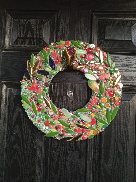 Mosaic Wreaths, Mosaic Wreath, Christmas Mosaic Art, Christmas Mosaics Pattern, Mosaic Christmas, Mosaic Ornaments, Mosaic Christmas Wreath, Mosaic Christmas Ideas, Mosaic Christmas Wreaths