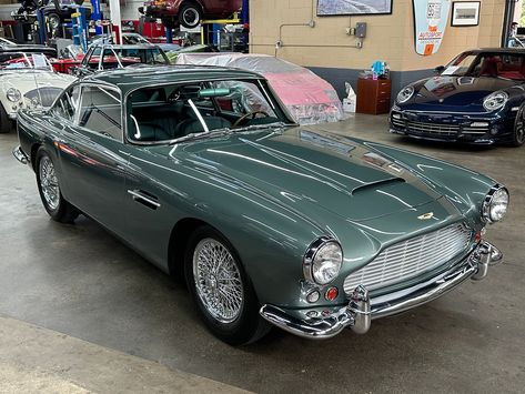 Aston Martin Vintage, Aston Martin Db7, Old Aston Martin Classic Cars, Classic Aston Martin, Aston Martin Vantage 1981, Aston Martin Lagonda 1982, Aston Martin Db4, Aston Martin Db5 1964, Aston Martin Db5