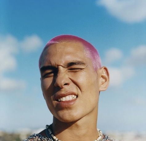 Purple Buzzcut Men, Pink Buzzcut Men, Pink Buzzed Hair Men, Purple Buzzcut, Buzzcut Men Aesthetic, Pink Buzzcut, Short Pink Hair Buzzcut, Buzzcut Men, Evan Mock