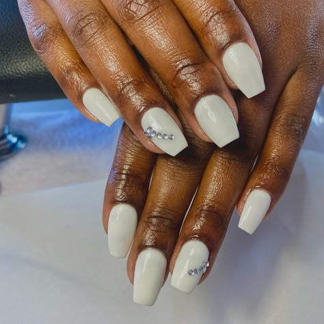 Fixed Nails Styles, Shirt Ballerina Nails, Short Coffin Gel Nails Ideas, Shirt Coffin Acrylic Nails, Coffin Vs Ballerina Nails, Short Ballerina Shape Nails, Wide Nail Bed Shape, Ballerina Short Nails, Short Coffin Gel Nails