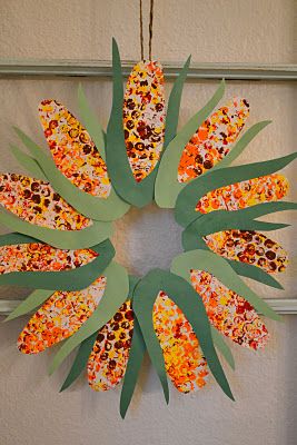 Fall or Thanksgiving Classroom Decoration and Kids Craft Indian Corn Wreath, Corn Thanksgiving, Kid Friendly Thanksgiving, Thanksgiving Art Projects, Corn Wreath, November Crafts, Thanksgiving Preschool, Thanksgiving Art, Easy Fall Crafts