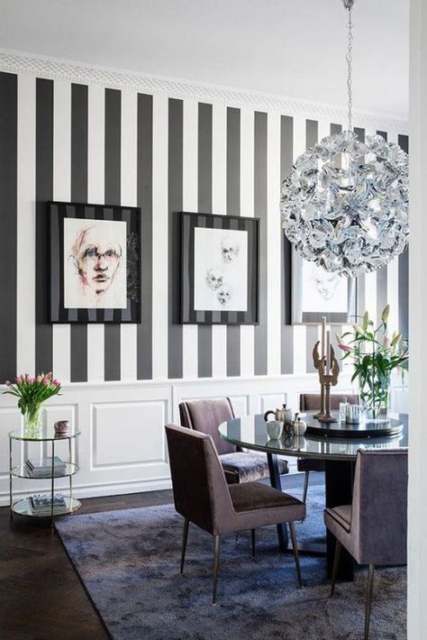 Modern Dining Room with Striped Wallpaper #diningroom #diningroomideas #decor #stripes #chandelier #black #white Striped Wallpaper Dining Room, Striped Living Room, Striped Accent Walls, Wallpaper Dining Room, Striped Accent Wall, Wallpaper Dining, Black And White Dining Room, Stripe Wall, Accent Wall Designs