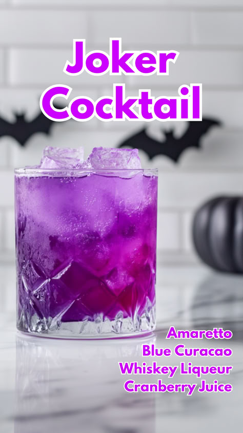 Joker Cocktail Emo Cocktails, Joker Cocktail, Crazy Cocktails, Amaretto Cocktails, Fun Cocktail Recipes, Spooky Cocktails, Bartender Drinks Recipes, Themed Cocktails, Bartender Drinks