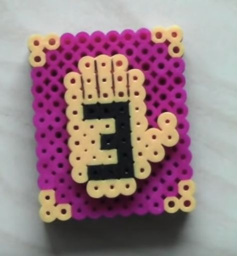 Gravity Falls Fuse Beads, Gilmore Girls Perler Beads, Perler Bead Person, Mini Pearler Bead Patterns, Things To Make Out Of Perler Beads, Small Perler Ideas, Dsmp Perler Beads, Gravity Falls Kandi, Gravity Falls Perler Beads