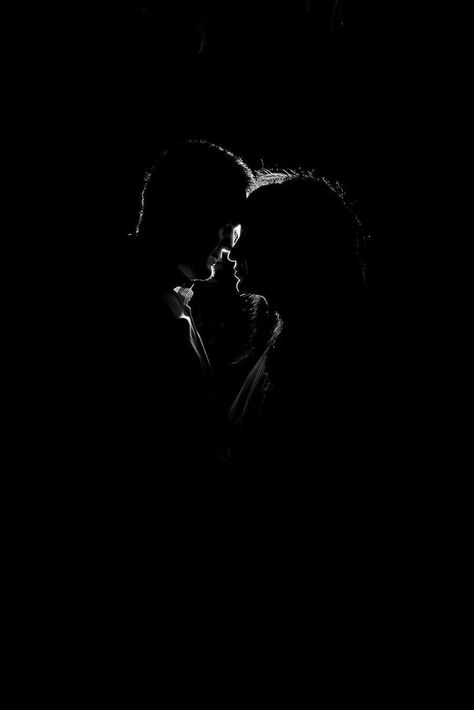 Low Key Photography, I Want Everything, Black Paper Drawing, Silhouette Photography, Minimal Photography, Shadow Photography, Fairytale Photography, Fall Engagement, Photo Couple