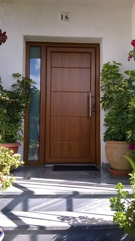 Tropical Entryway, Apartment Door Decorations, Entrance Door Decor, Pintu Interior, Entry Door Designs, Modern Entrance Door, Modern Wooden Doors, Modern Exterior Doors, House Main Door