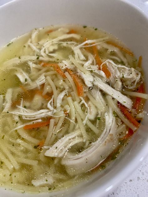 Chicken Soup Aesthetic, Soup Aesthetic, Health Meal Prep, Chicken Burgers Recipe, Food Babe, Delicacy Food, Healthy Lifestyle Food, Healthy Drinks Recipes, Snap Food