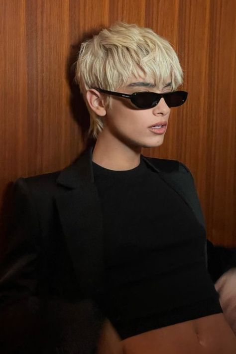 Structured Hairstyles, Pixie Cut Blonde Hair, Grunge Haircut, Really Short Hair, Blonde Pixie Haircut, Blonde Pixie Cuts, Very Short Hair, Short Blonde, Short Hair Haircuts