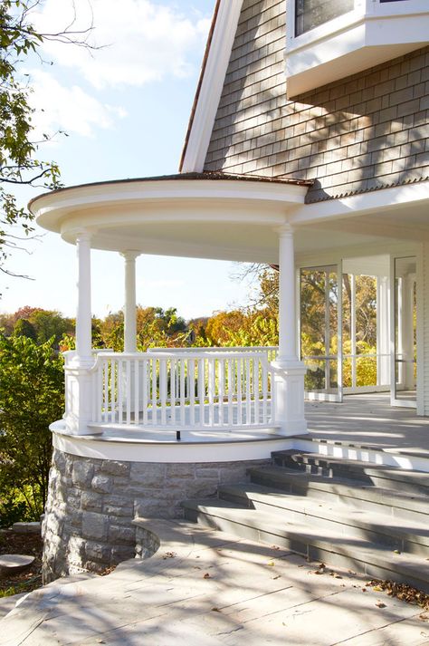 15 Captivating Victorian Porch Designs You Wont Be Able To Refuse Porch Kits, Victorian Porch, Porch Design Ideas, Traditional Porch, Porch Addition, Building A Porch, Casa Exterior, House With Porch, Wrap Around Porch