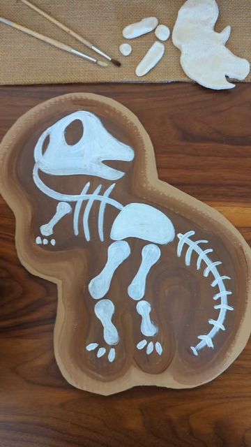 Paleontology Party, Dog Sensory, Fossils Activities, Thema Dino, Skeleton Back, Skeleton Craft, Dinosaur Activities Preschool, Dinosaur Projects, Dinosaur Museum