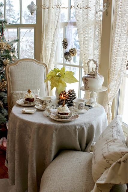 A cozy winter tea party for two — take time out from busy holidays to enjoy a friend's company.   #teatime #afternoontea #teafortwo #holidayteaparties #hygge #teatime Estilo Kitsch, Tea Room Decor, Romantic Tea, Cups And Plates, Winter Tea, Estilo Shabby Chic, English Tea, Zaha Hadid, Christmas Tea