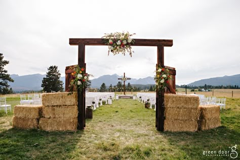 #PastureWedding #BarnDoor #RanchWedding #VintageWedding Western Weddings, Smith Wedding, Country Theme Wedding, Wood Arch, Cowboy Wedding, Boda Mexicana, Montana Wedding, Hay Bales, Future Wedding Plans