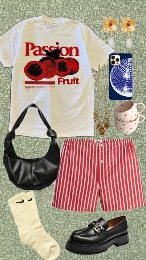 Grunge Indie Outfits, Red Shorts Outfit, Japan Outfits, Outfits For Mexico, Black Mom Jeans, Spring Fits, Shorts Outfit, Thrift Fashion