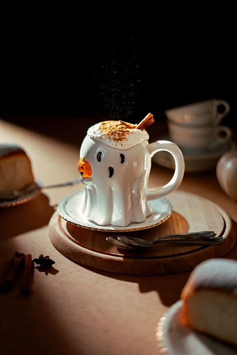 Ghost mug Spooky Product Photography, Halloween Food Photography, Halloween Product Photography, Happy First Day Of October, Mug Photography, Sweets Photography, First Day Of October, Scary Food, Pumpkin Spiced Latte